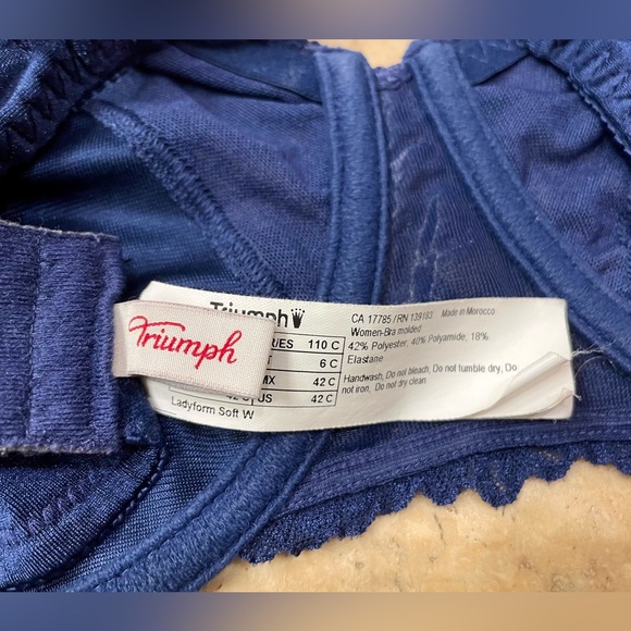 Vintage blue satin Triumph bra 42C - Picture 6 of 9